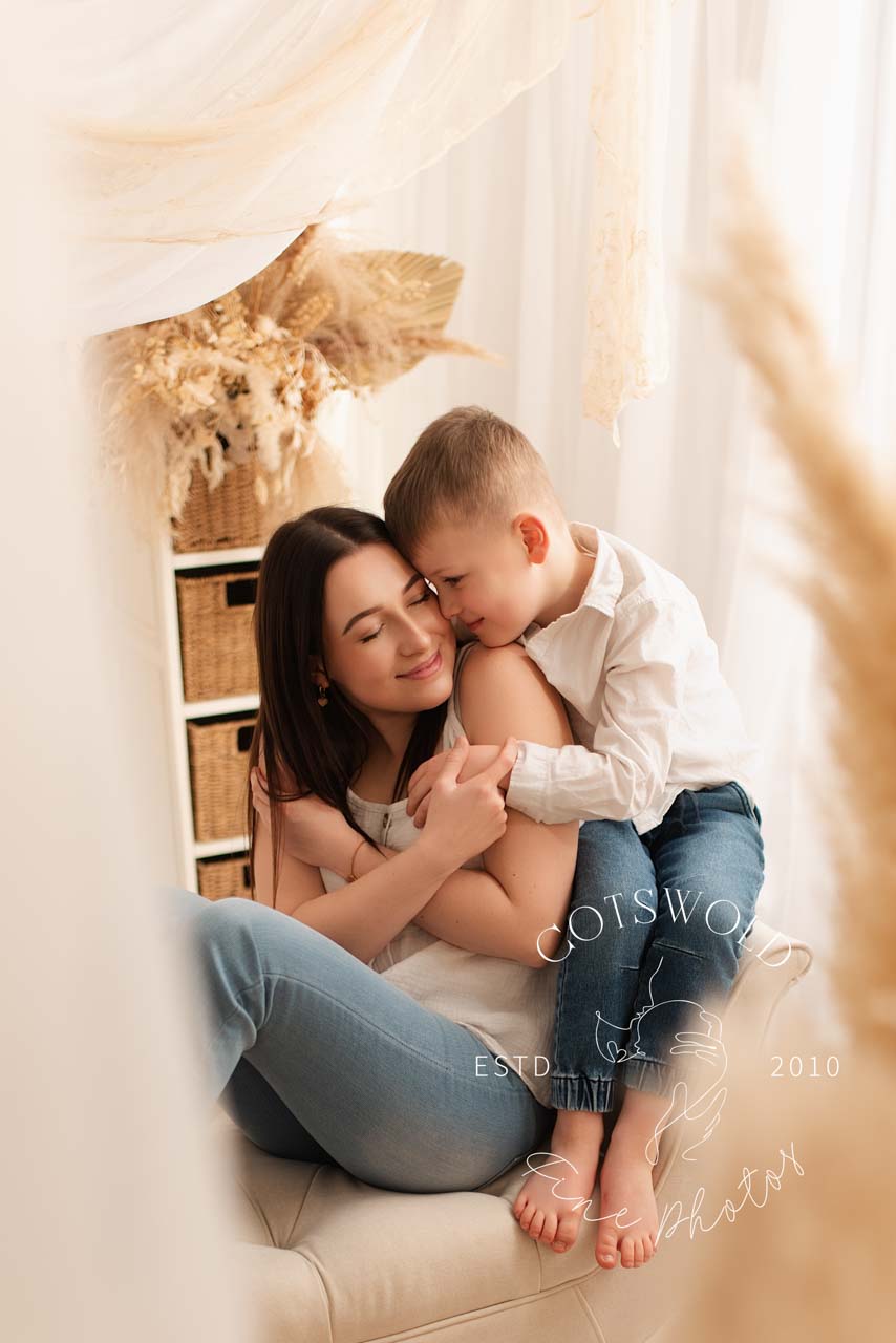 Mummy cuddling her son during their Oxfordshire Motherhood photoshoot